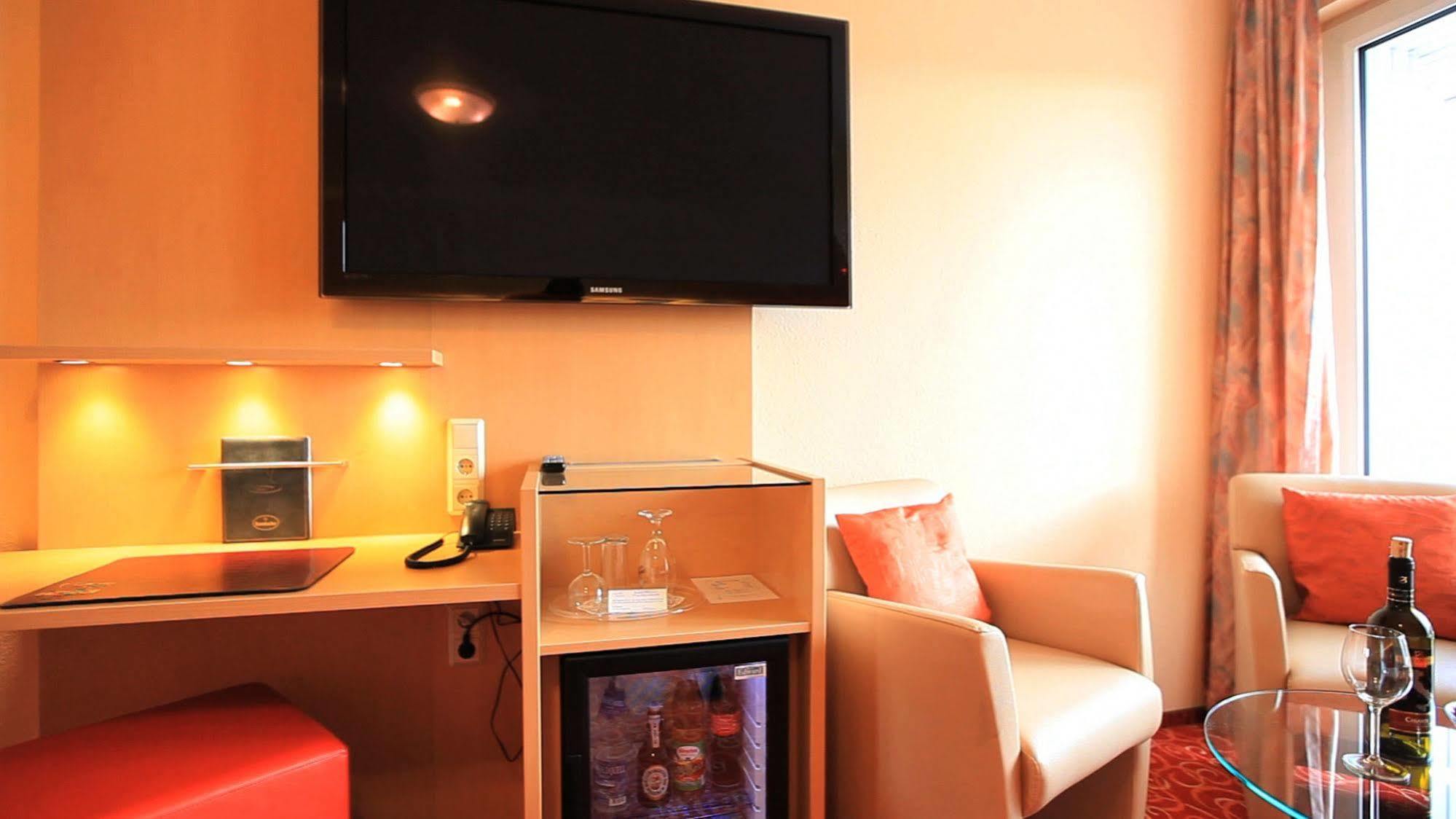 Adesso Hotel Goettingen - Pay At Property On Arrival-Ihr Automatenhotel In Goettingen Buitenkant foto
